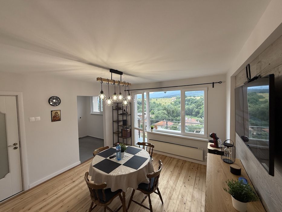 Продава се Четиристаен апартамент в Берковица - 100 кв.м за 1190 €/кв.м - Снимка #1