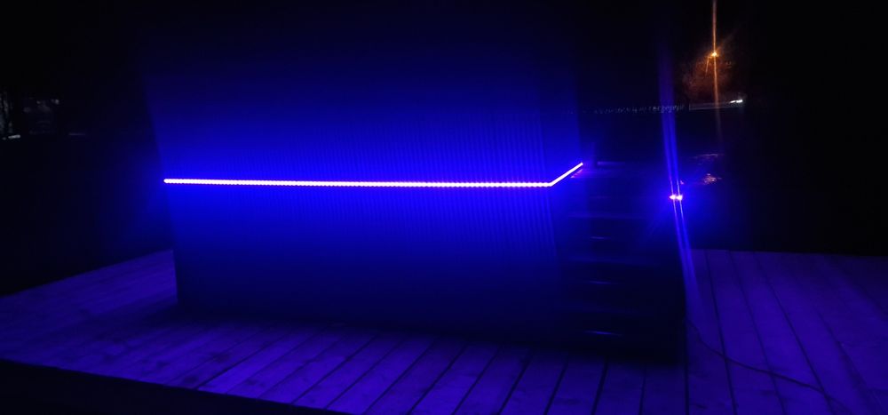 Ciubar și piscina din polipropilena la comanda, bănci din lemn sau PP