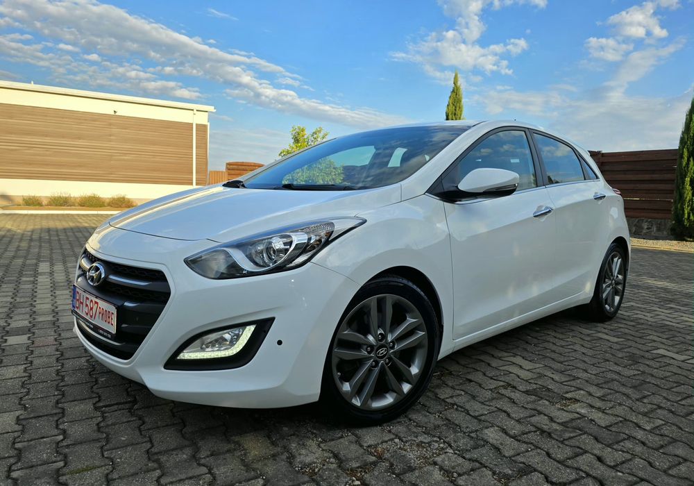 Hyundai i30 YES 1.6 diesel Camera Navigatie