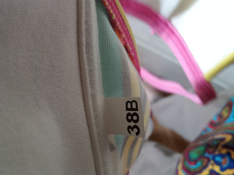 Купальники раздельные.