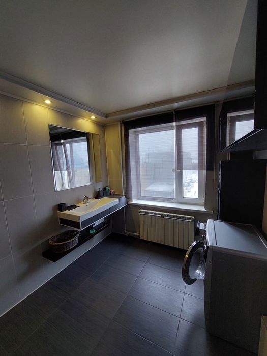 Продам 3 комн квартиру район Достык Молл