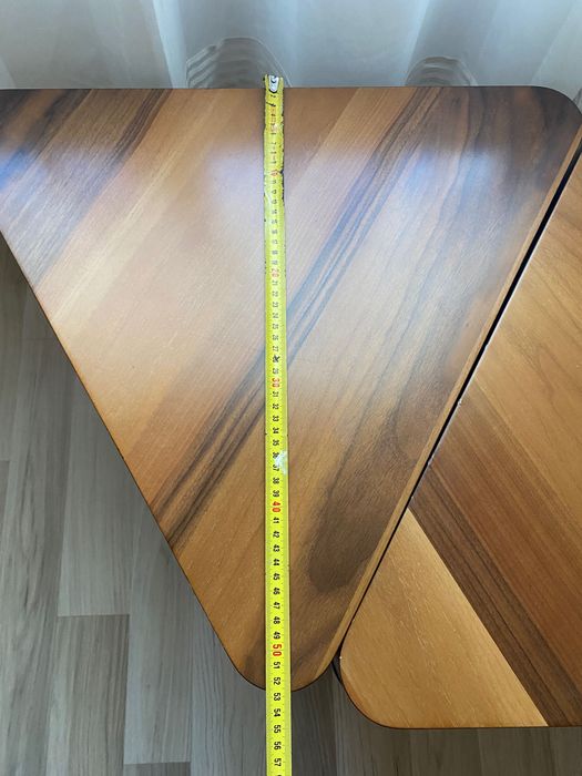 Продавам комплект холни маси!