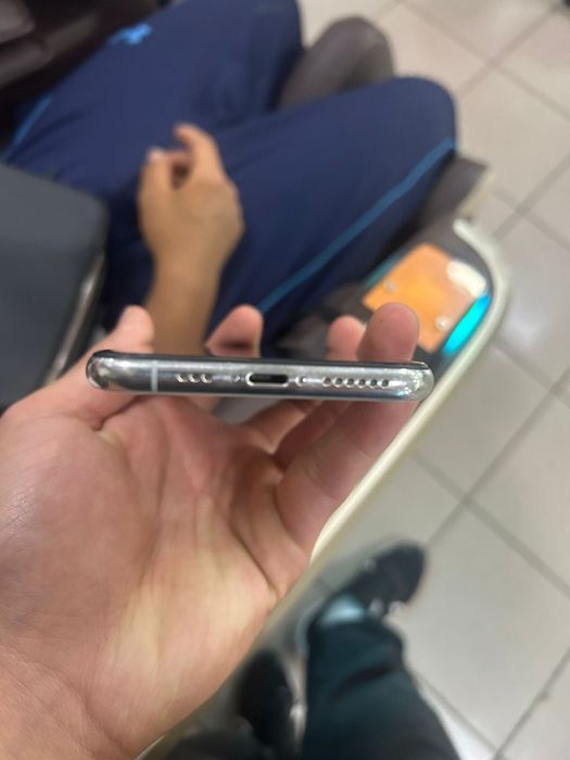 iPhone xs 64gb.