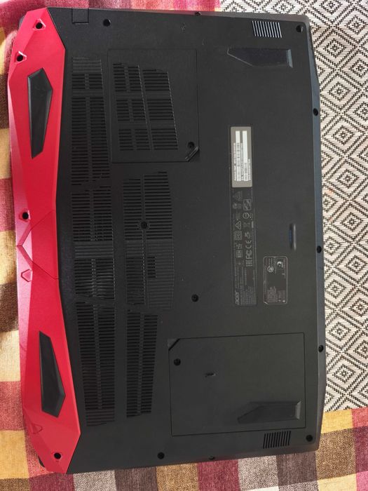 Acer Predator PH315-51 | Intel i7-8750H | GTX 1060 6GB | 144Hz screen
