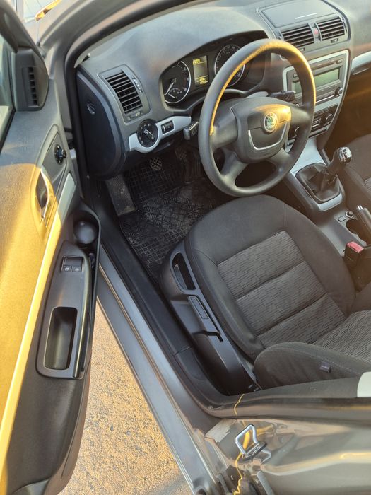 SKODA Octavia 2011 — imagine 3