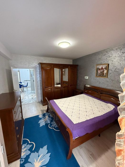 Vând apartament 3 camere Valea Lupului