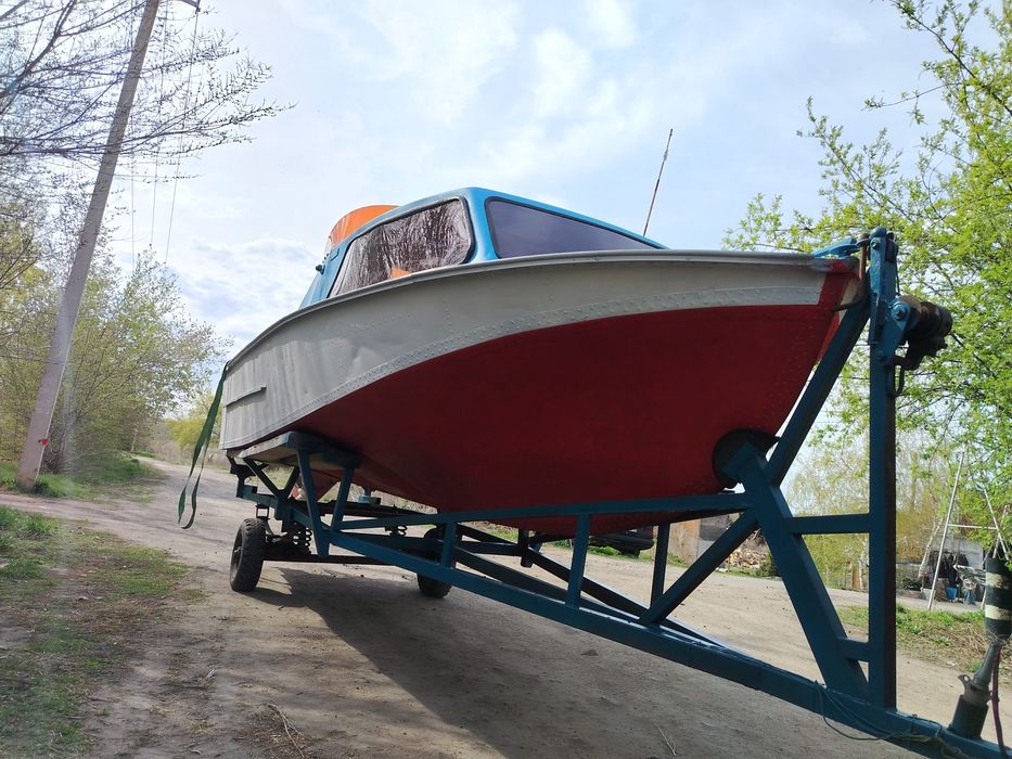 Продам катер амур 2