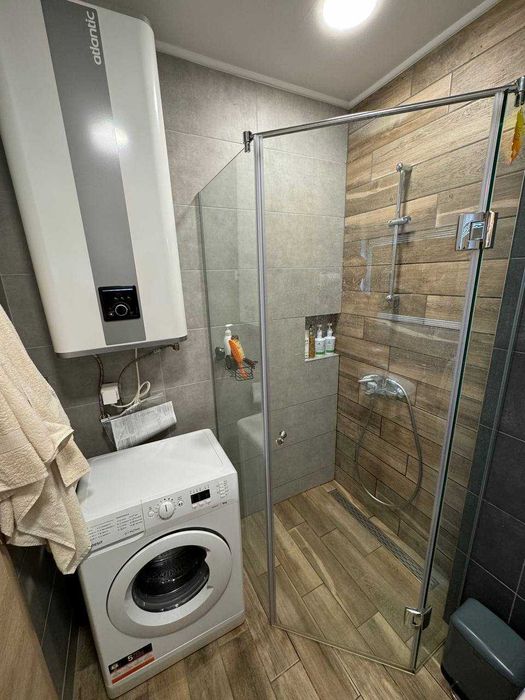 Дава се под наем Двустаен апартамент в Варна, Цветен квартал - 60 кв.м за 850 € - Снимка #8