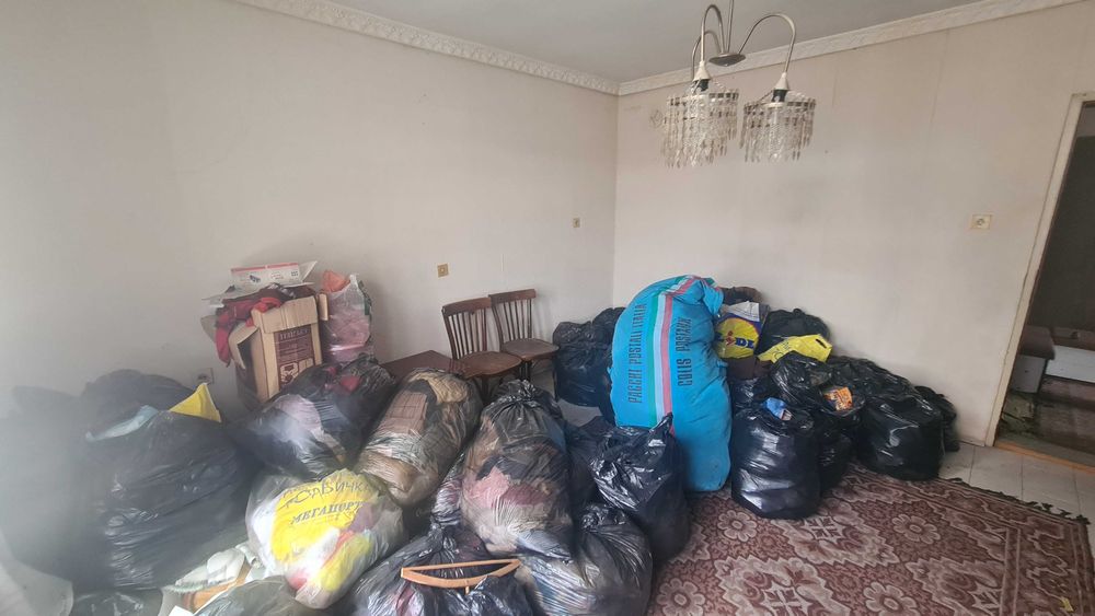 1722-Продава се триетажна тухлена на плоча къща в село Гецово!