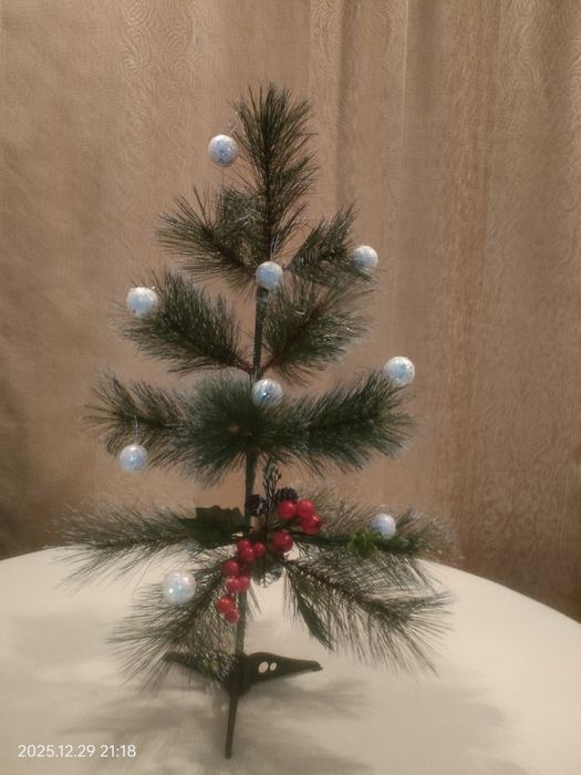Ёлка пушистая 65 см.