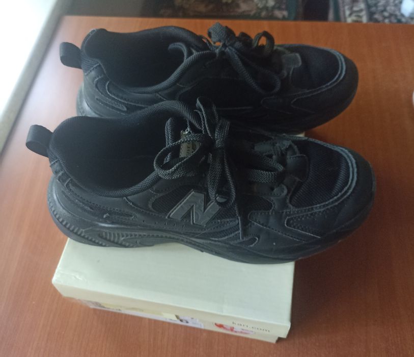 Кроссовки подростковые