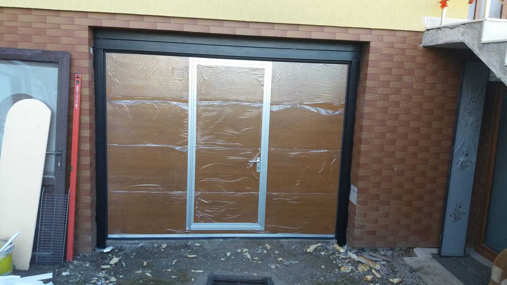 uși de garaj secționale