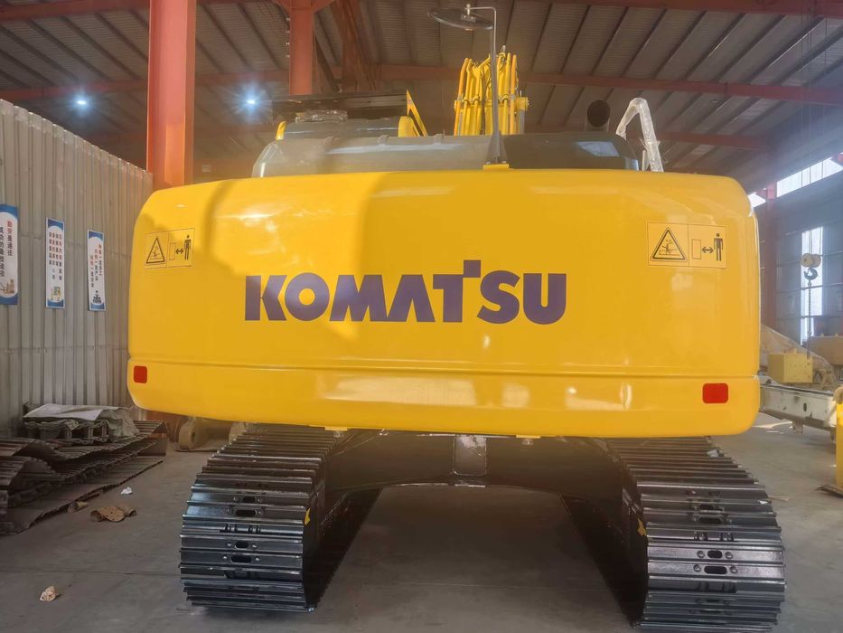 Гусеничный экскаватор Komatsu PC200-8M0