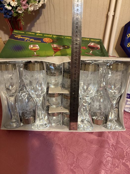 Продам подарочный набор фужеров и рюмок
