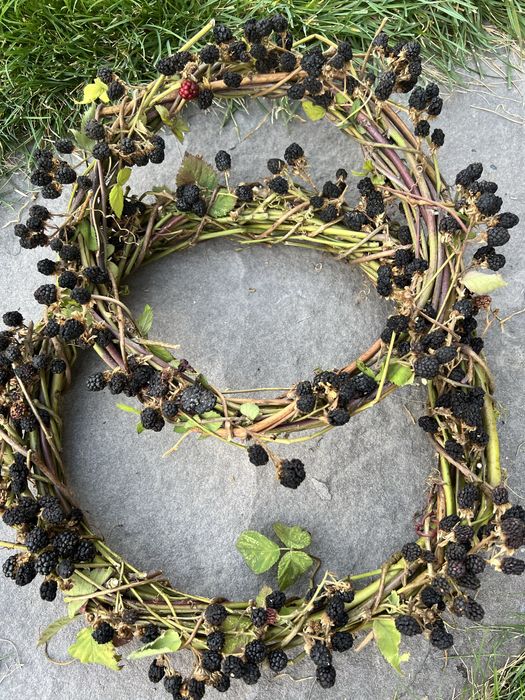 Венки декоративные поделки в садик