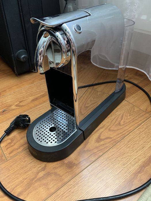Nespresso DeLonghi CitiZ Crom cafea in stare buna