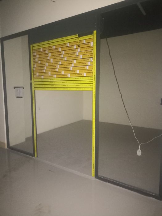 Ibn sino Stroy mart Dokon Sotiladi