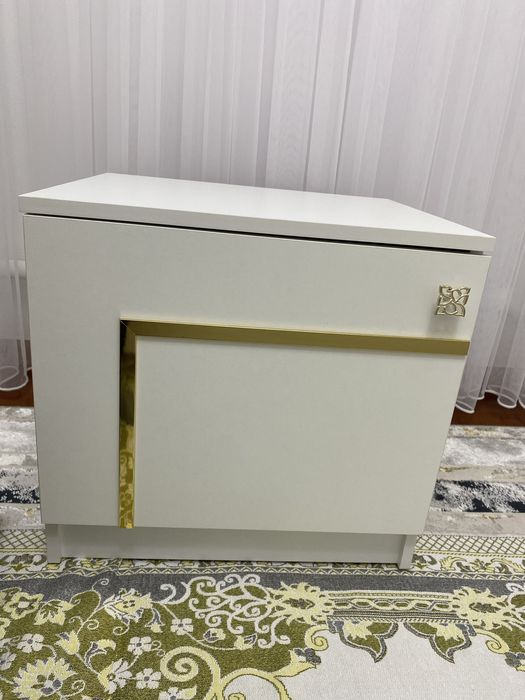 Тумба прикроватная