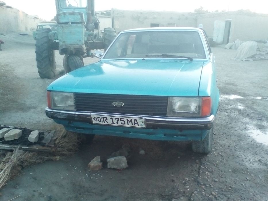 Автомобил Форд Гранада