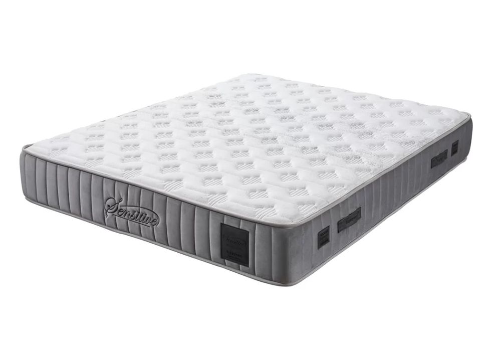 Тапицирано легло Sensitive