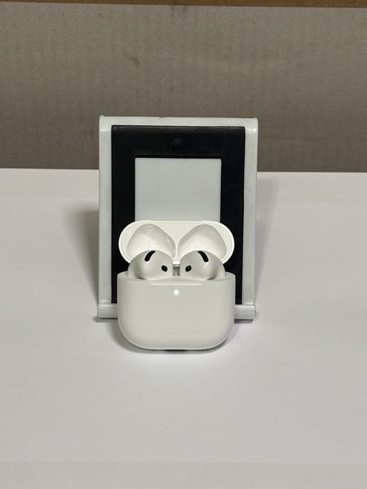 MDM vinde: Casti Airpods 4 ANC, White.