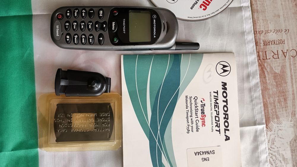 Motorola Timeport L7089 Triband – ретро телефон с кутия