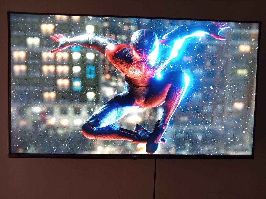 Смарт телевизор почти новый