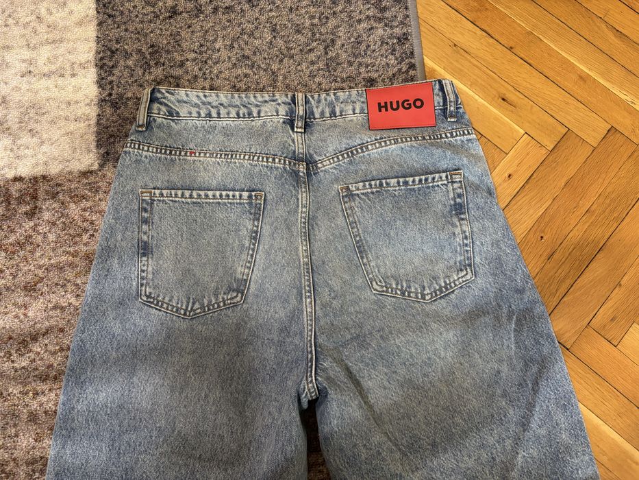 Дънки HUGO.