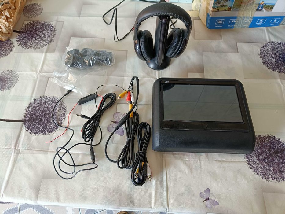 dvd tetiera auto