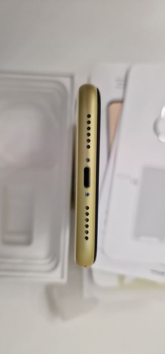 Продам IPhone 11, 128Mb, акб 74%.