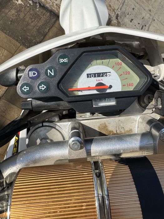 Мотоцикл эндуро.