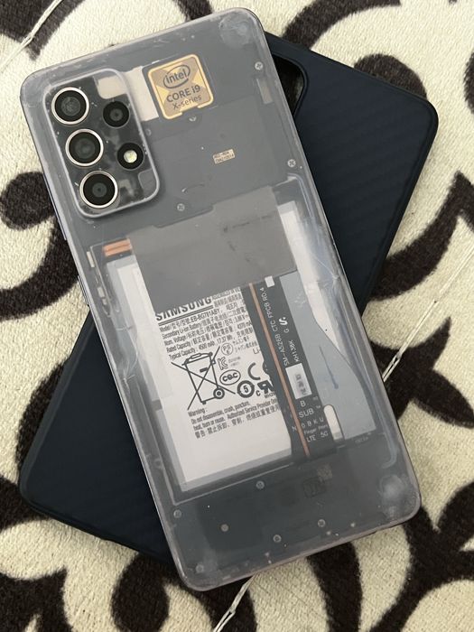 Продам спмсуг а52 с кастом крышкой