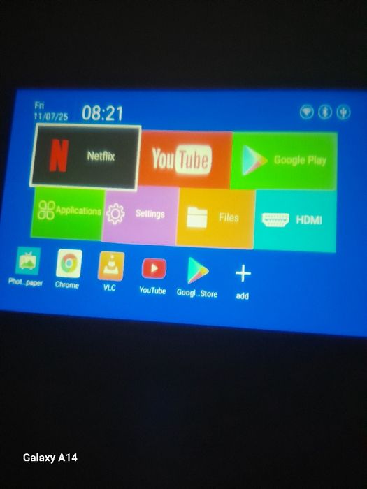 Smart projector sotiladi