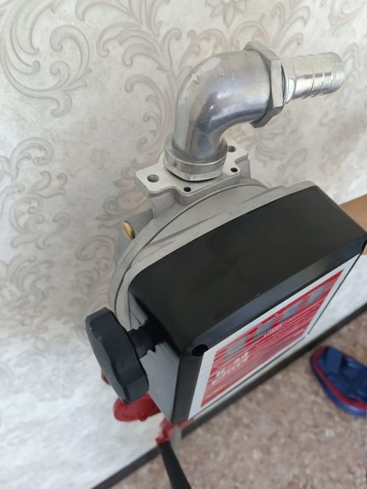 Ручной, бочковой насос со счетчиком. Продам счётчик.