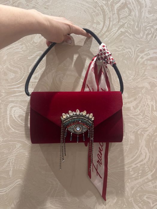 Сумка- клатч красная