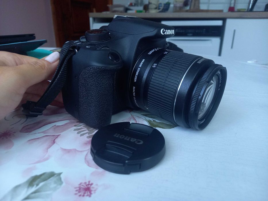 Фотоапарат Canon EOS 1200 D