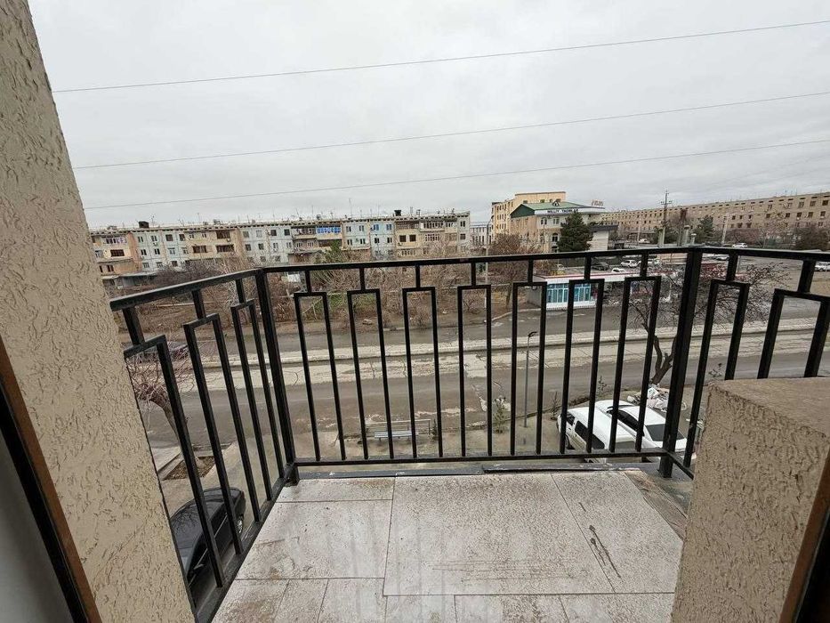 1 хоналик квартира 3 кават кирпичный дом, 5 микр