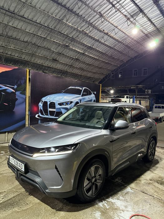 BYD Yuan Upp full pozitsa panorama head upp bor!