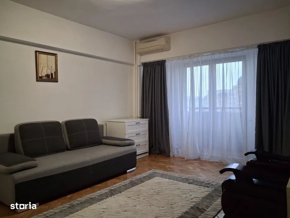 Garsoniera/Piata Unirii fantani/proaspat renovat — fotografia 1