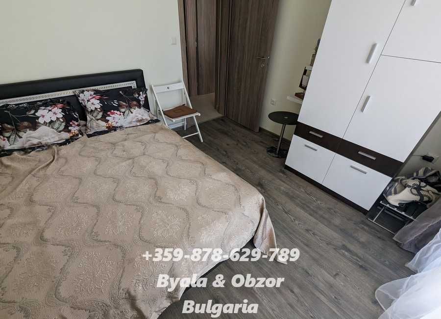 Обзаведен двустаен апартамент със собствен двор-градина в гр.Бяла