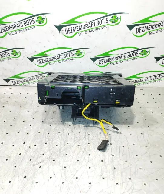Magazie CD DVD player MP3 Radio Radiocasetofon Mercedes-Benz E-Class