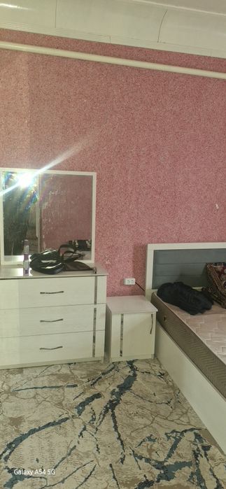 яхши ховли бор сотилади