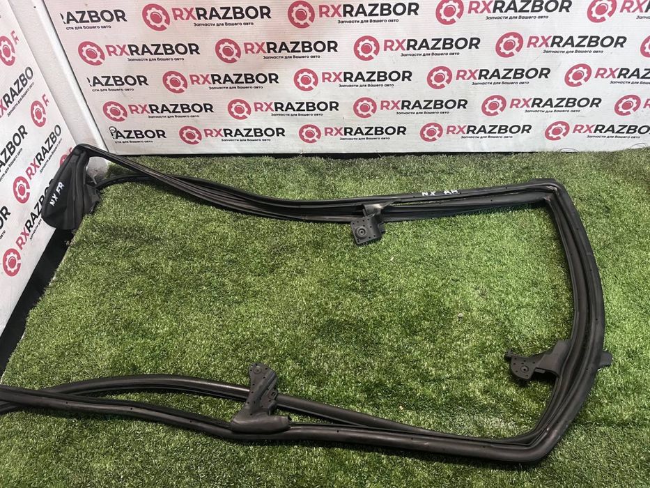 Уплотнитель двери Lexus NX Лексус НХ