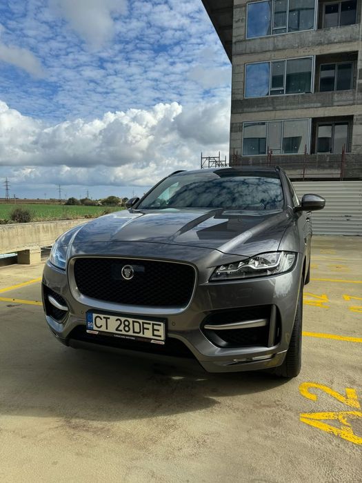 Jaguar F-Pace Jaguar F-Pace R-Sport 25d AWD • 240 CP