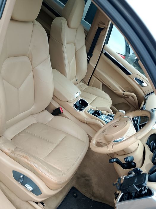 Porsche Cayenne 3.0 TDI ,CAS 240.к.с. ,голяма панорама ,2013.г. ,