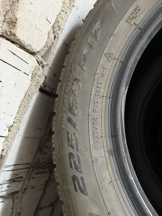 Продам шипованные шины