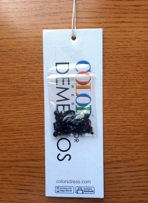 Елегантна дизайнерска вечерна рокля в тъмно синьо