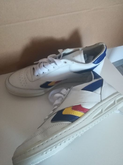 Încălțăminte sport de piele , mărimea 42