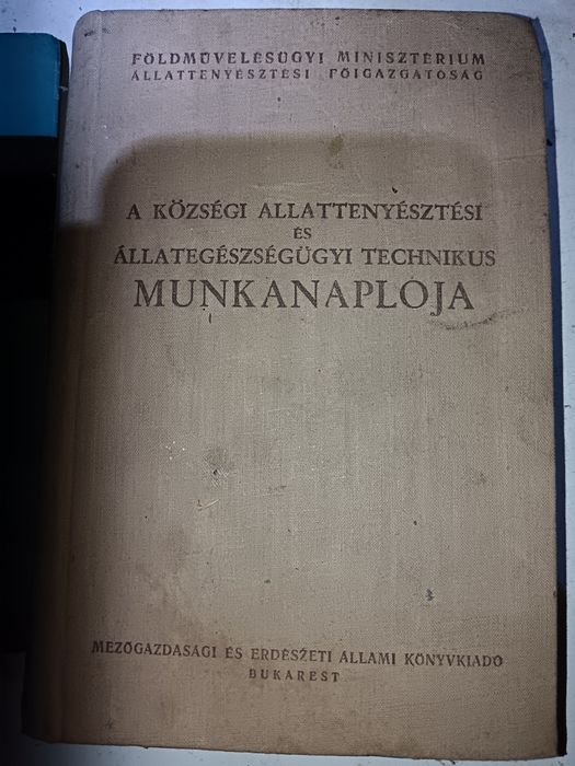 Diverse cărți în limba maghiara