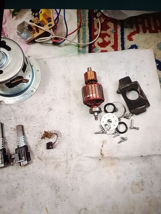 Продам корпус и запчасти пылесоса.